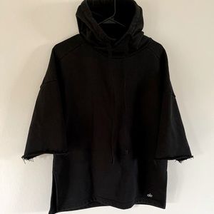 ALO Yoga half sleeve pull over